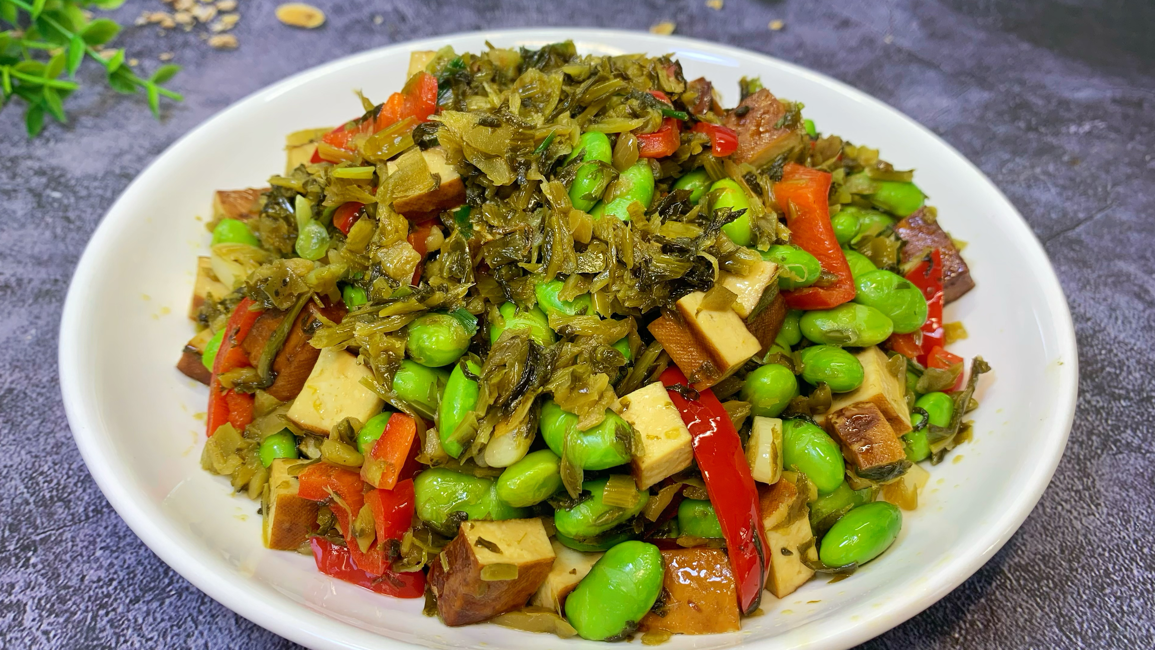 雪菜和毛豆像我这样做,不论是配米饭还是配稀饭,都非常好吃下饭