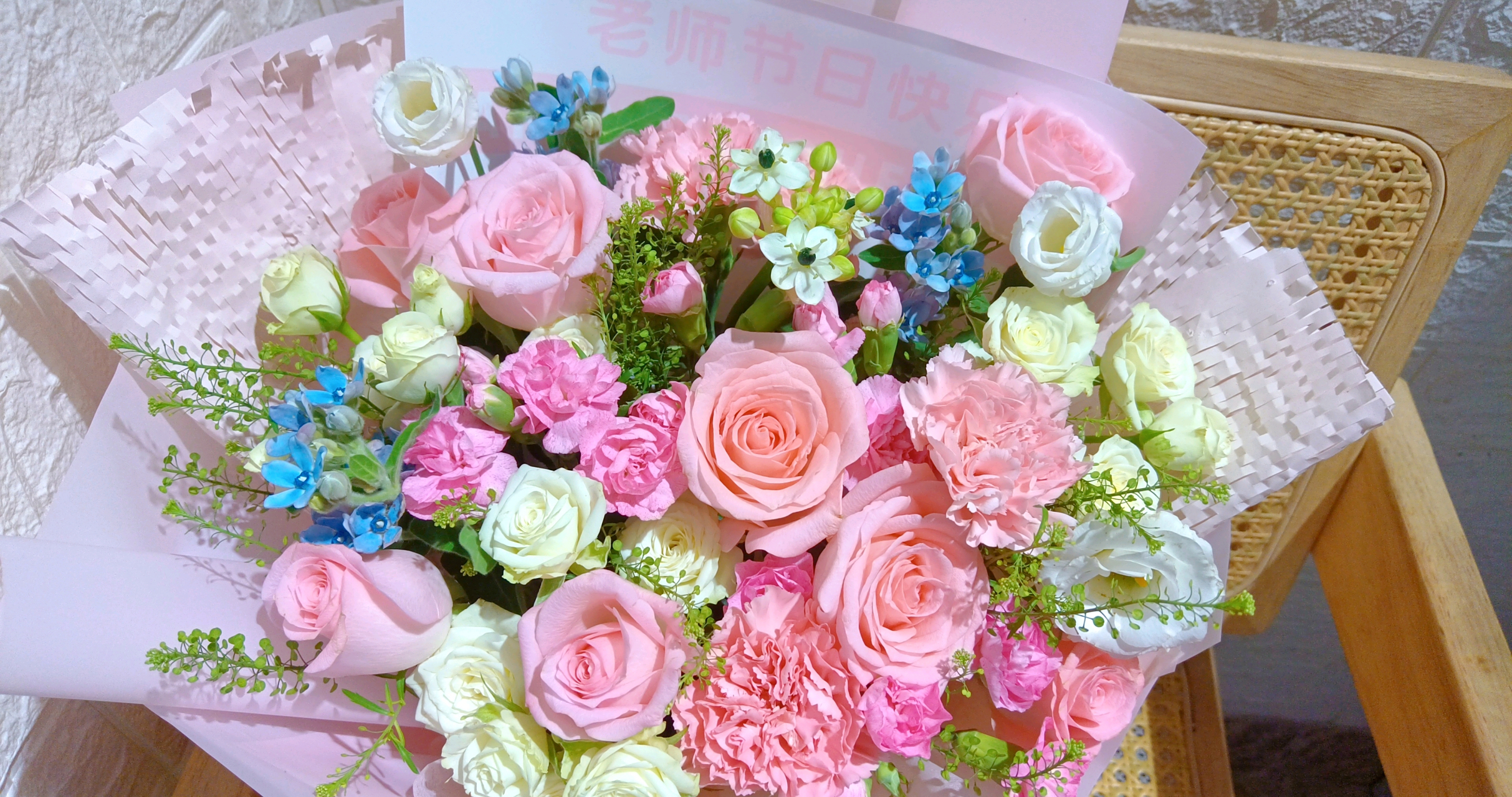 教师节花束推荐 送给老师不一定要向日葵 也可以是粉粉嫩嫩的玫瑰