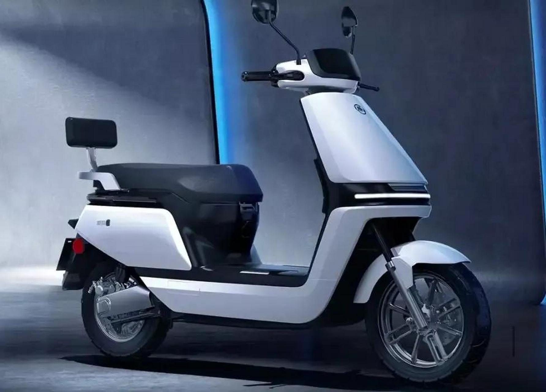 电动车# 一个朋友准备入手一辆电动车给儿子上班代步,叫我陪他去苛怂