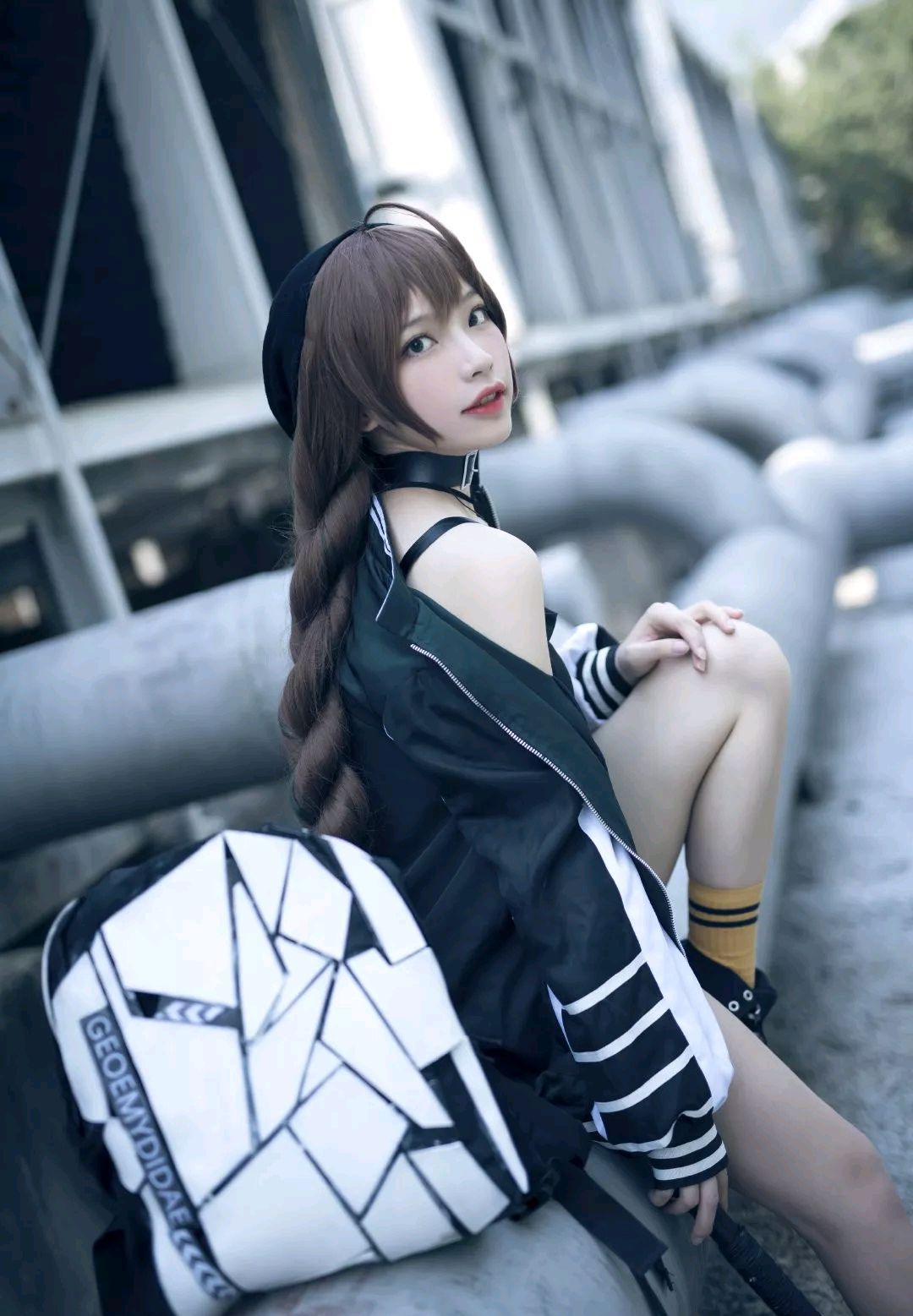 起步三年警告的蔡萝莉的cos,真真切切的让网红腐团儿艾比感到压力