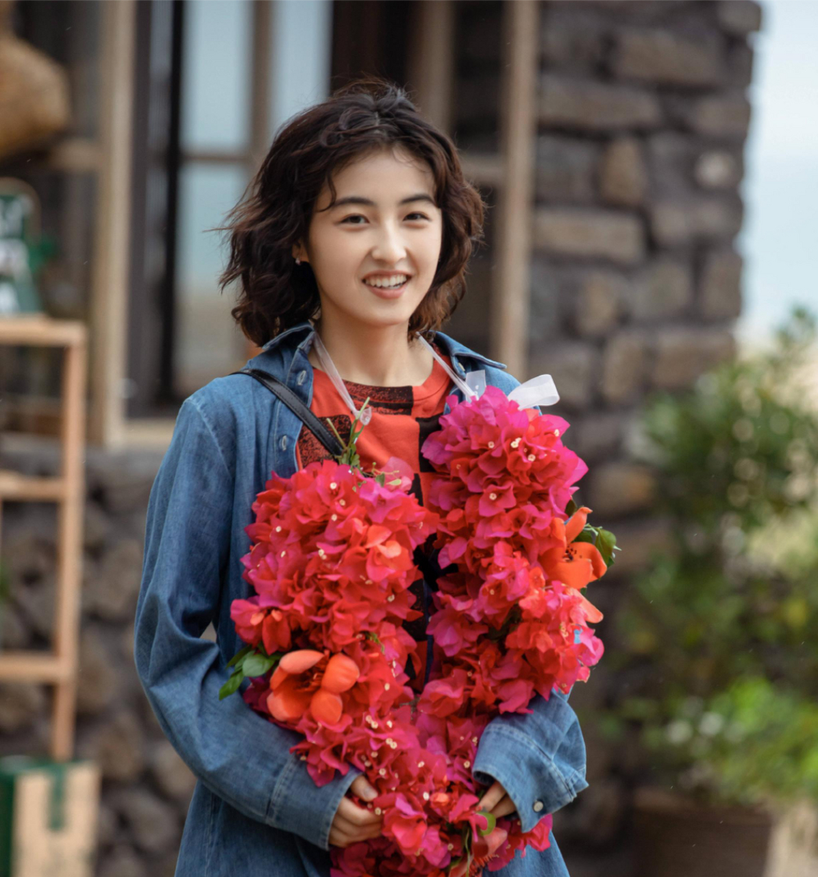 张子枫和赵今麦两个人的事业在大学期间迎来了飞速发展,从童星蜕变