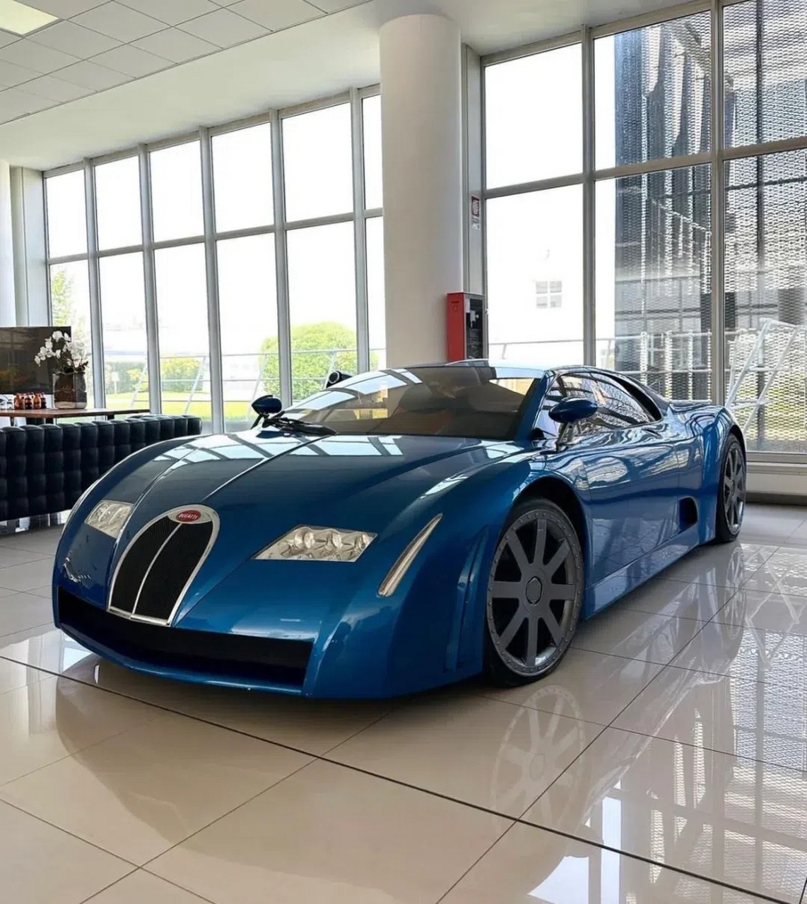 老式经典跑车,18缸 手动变速箱,开上他你就是这条街最靓的仔!