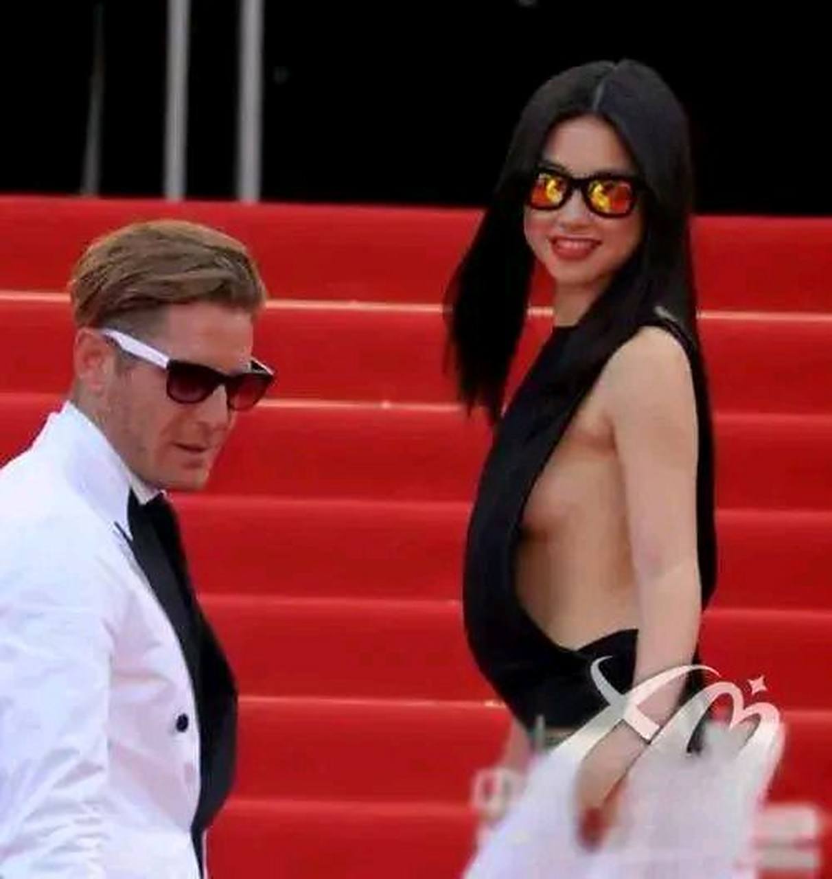 朱珠曾和尤文图斯的老板拉波·埃尔坎交往,拉波·埃尔坎可不是一般人