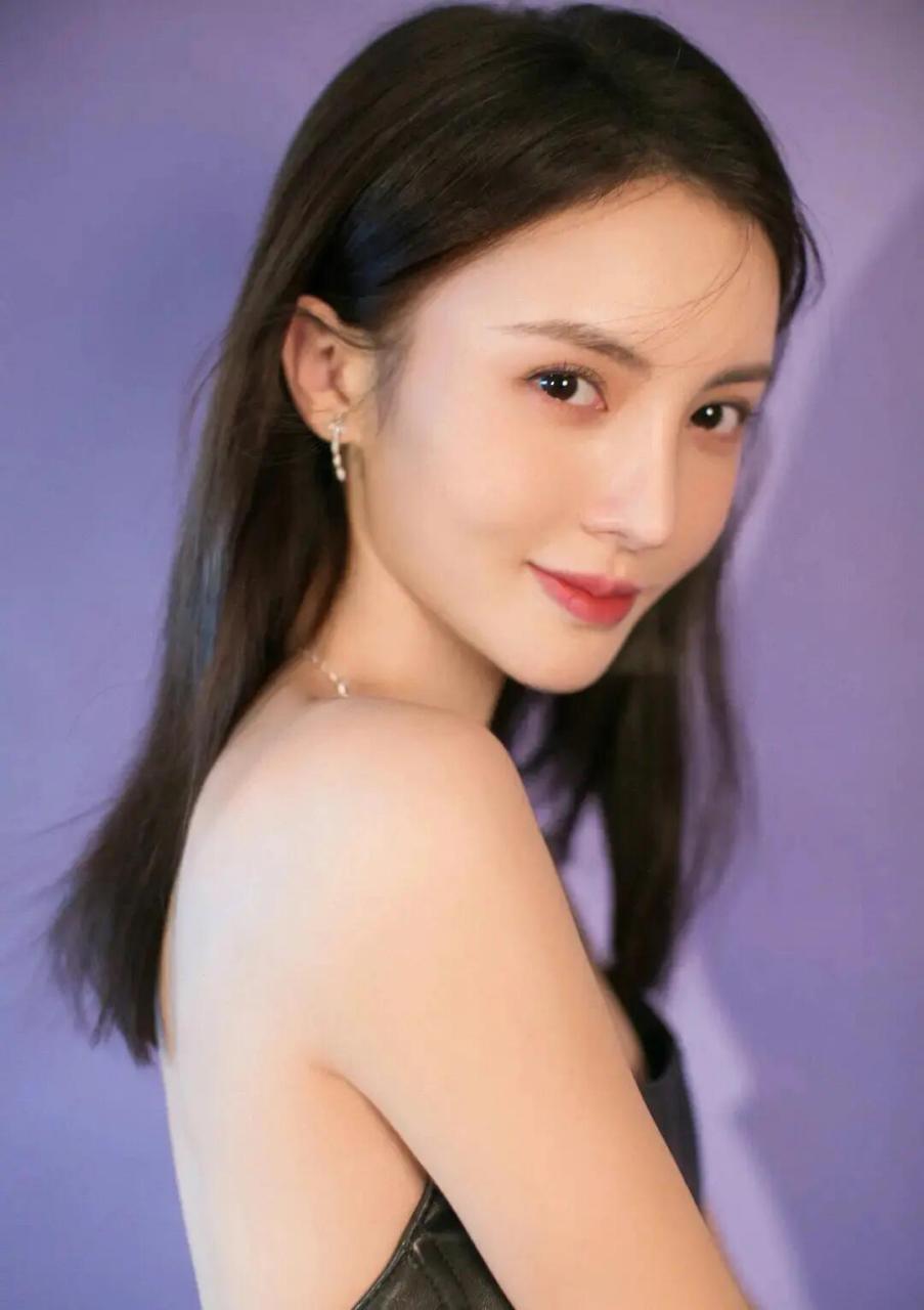 1金晨很少跟圈内的海王交往,因为这类男星她一般很难拿捏得住,稍有不