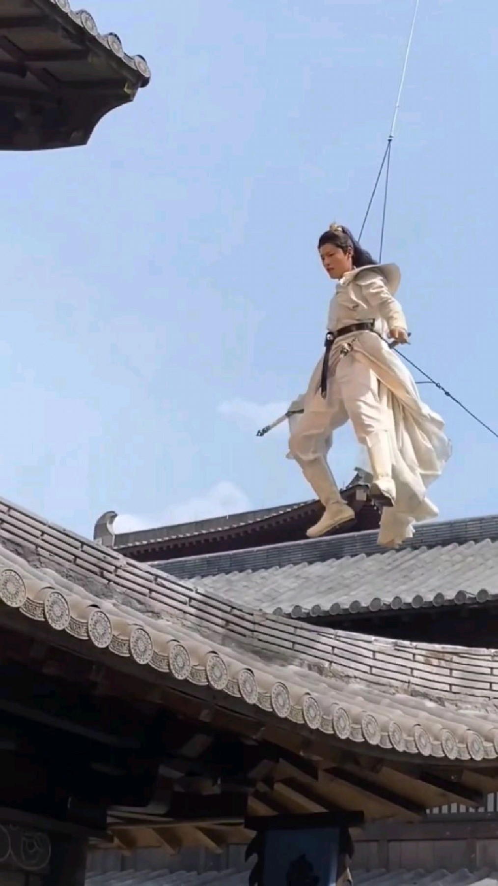 卧槽,剧组拍摄花絮大赏之演员辛苦吊威亚,就为了拍一部大烂片.-度小视