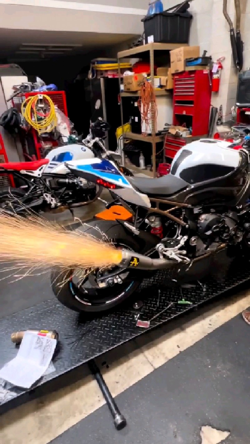 宝马摩托车的声浪