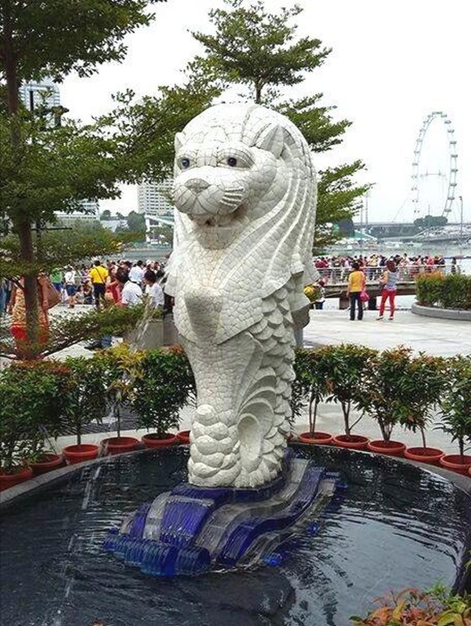 鱼尾狮,是一种虚构的鱼身狮头的动物