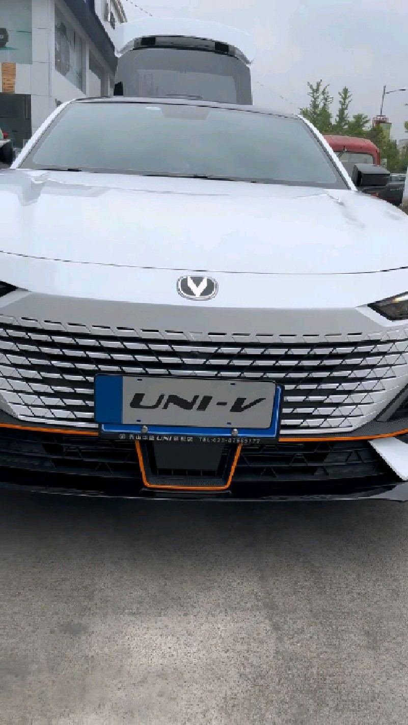 univ月光白运动版马力188匹