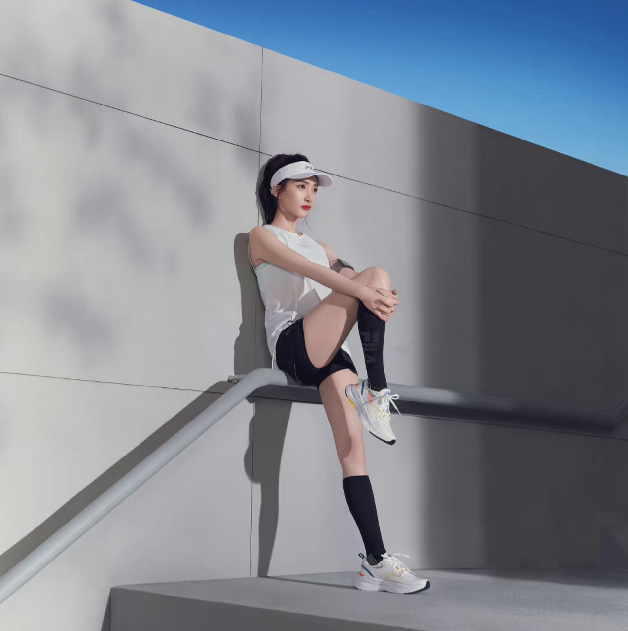 运动女神江疏影晒健身照,日常健身瑜伽,姐姐皮肤状态好好,体态也很绝.