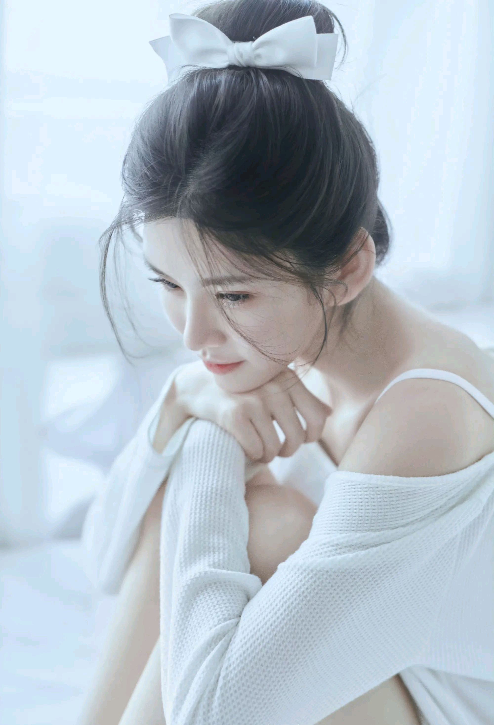 林思意皮肤白皙,清纯甜美,惹人怜爱