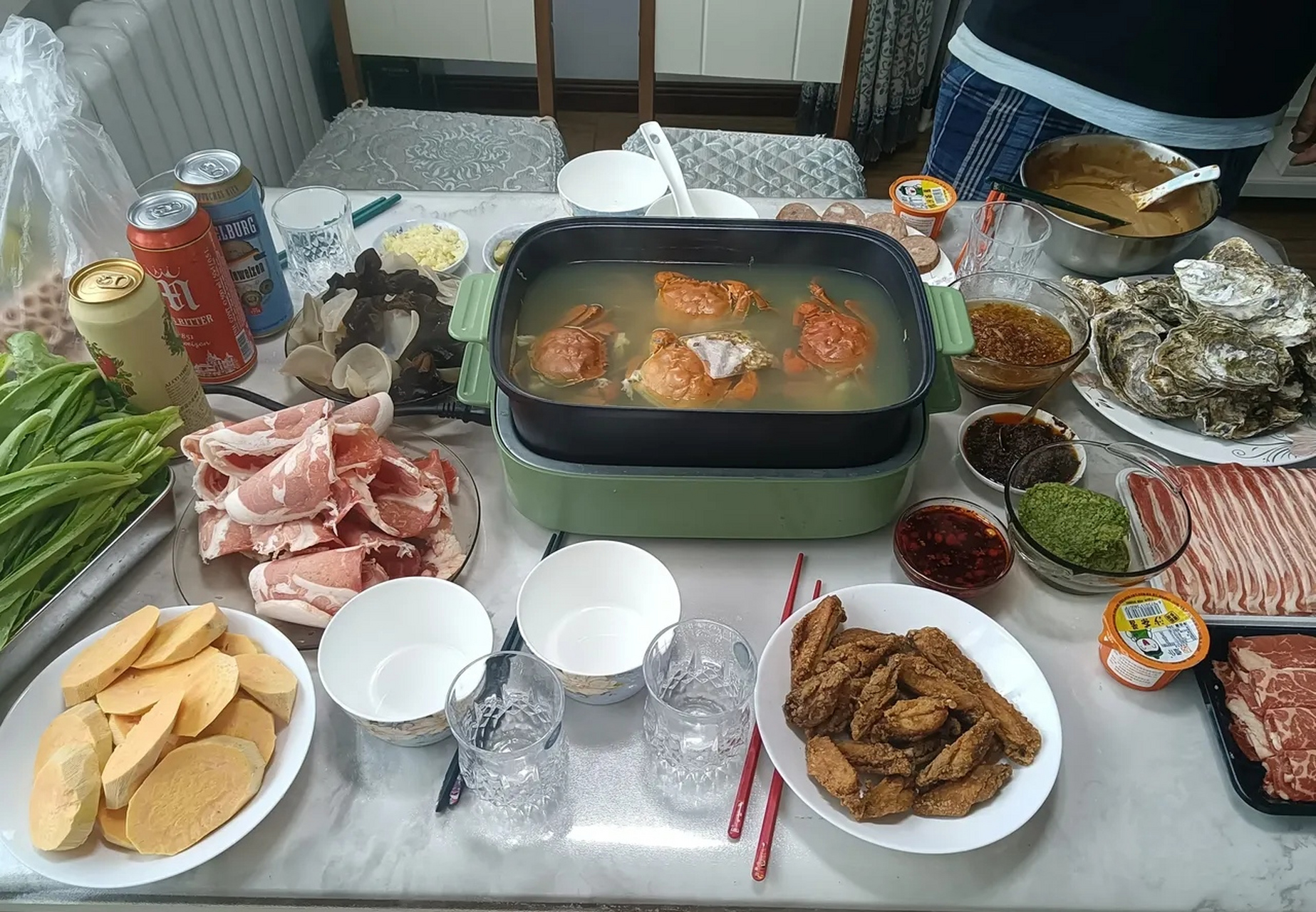 今天去朋友家小聚,不说菜有多丰盛了,主要是一次啤酒品鉴大会.