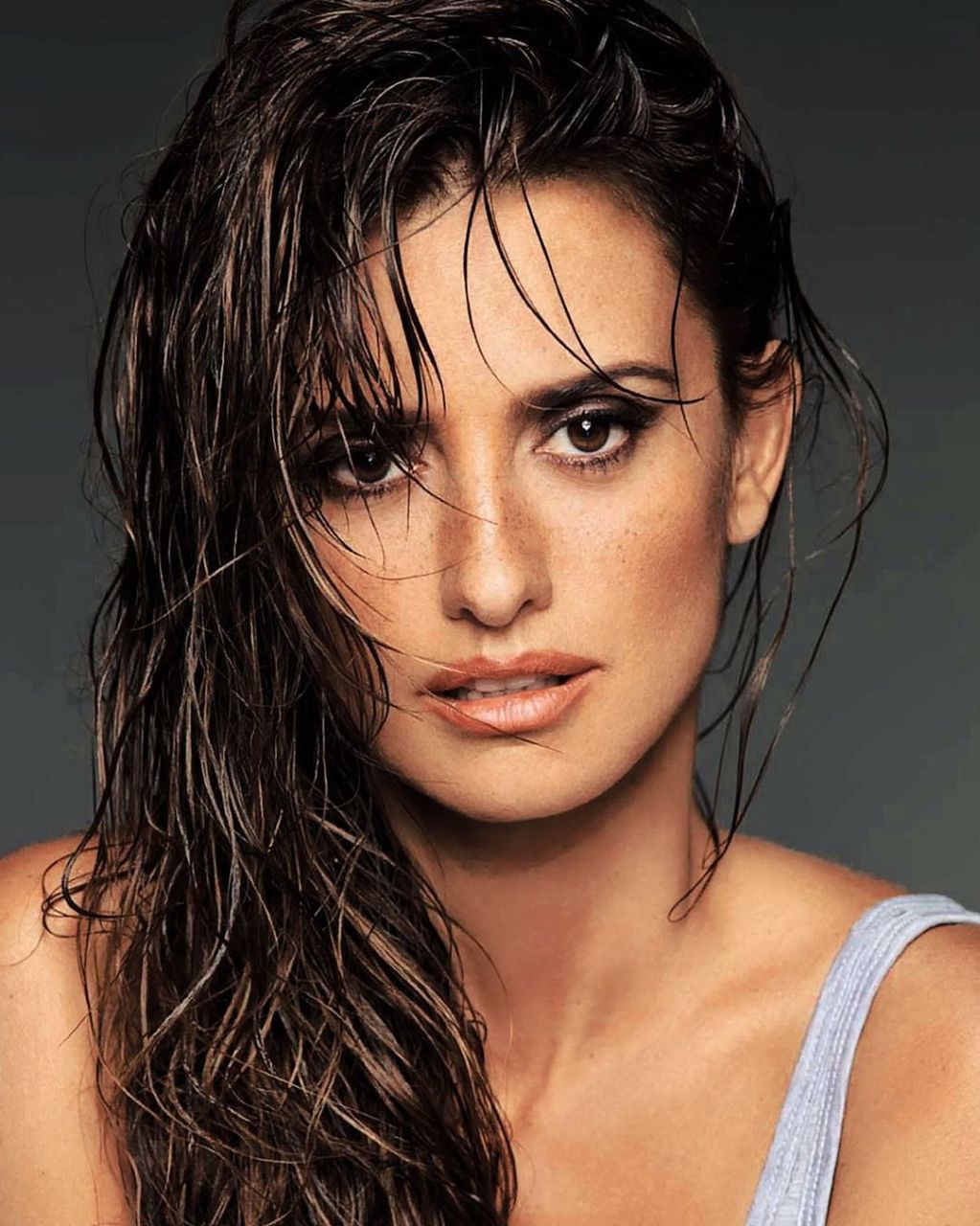 雀斑美女是一种拥有独特魅力的女性,她们面庞上点缀着小而浅褐色的