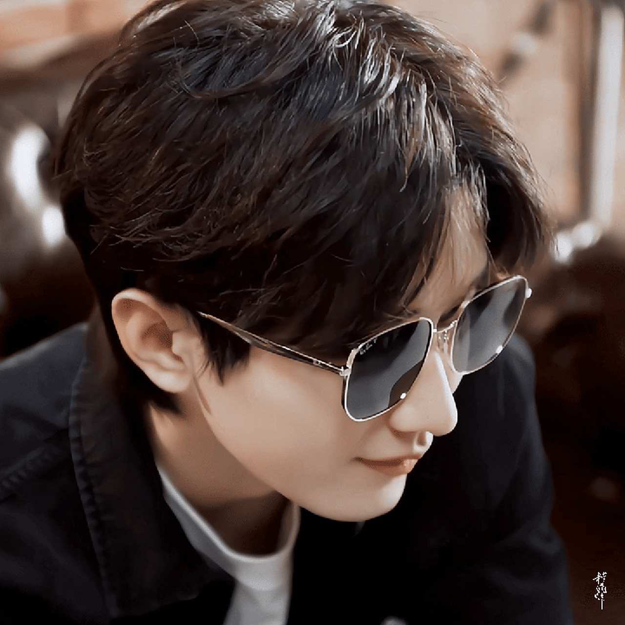 来部现代剧@成毅  斯文败类,表面一套背后一套的那种, 你对我好我加倍