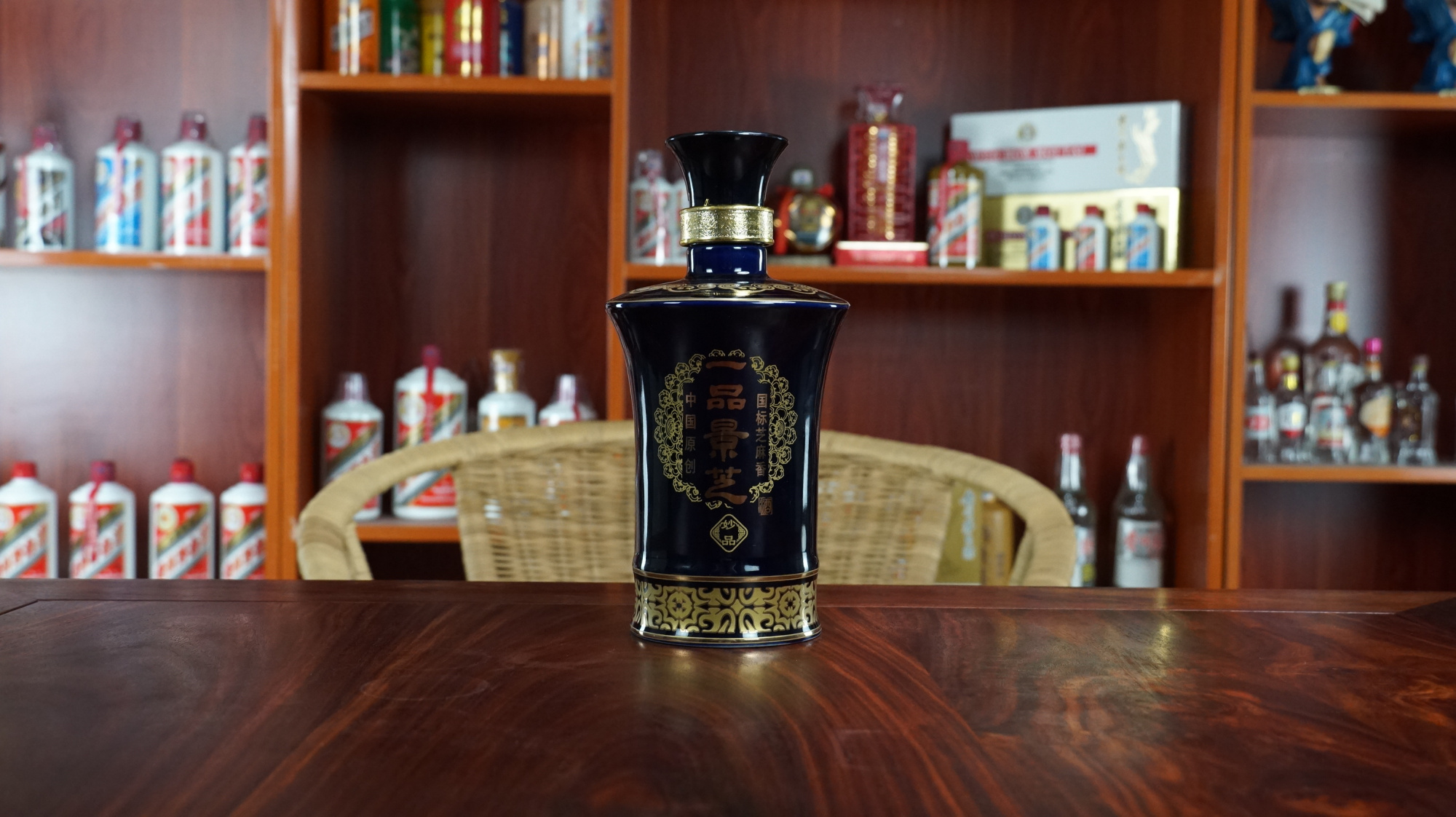 茅酒守艺人品酒:山东名酒,芝香型典范——一品景芝妙品