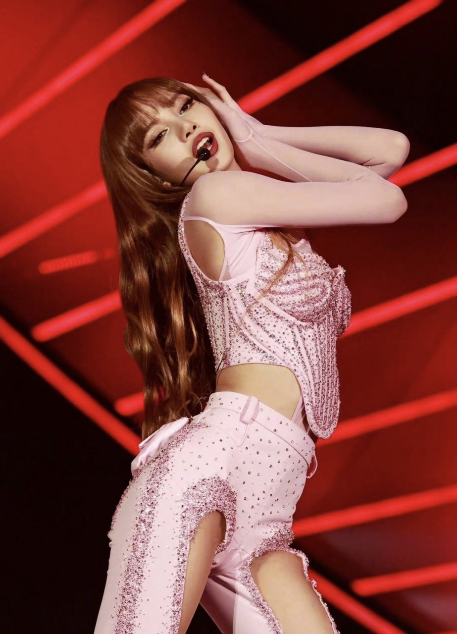 blackpink科切拉生图,lisa好绝
