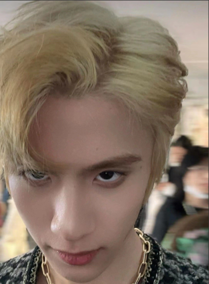 边天扬恋情曝光,疑似有一名相恋三年的女友,网友:姐弟恋好甜