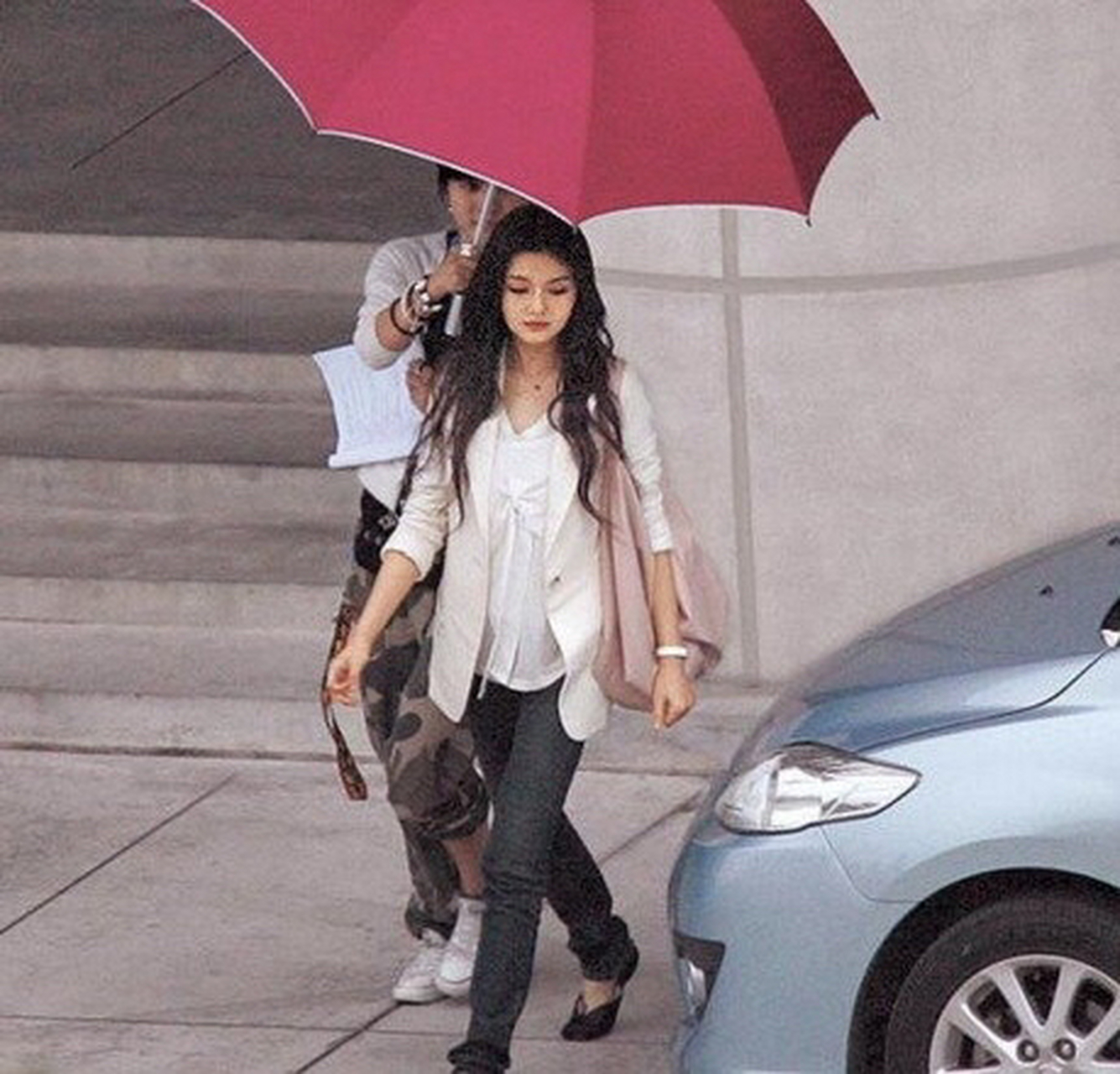 大s早期八卦媒体拍的街拍,这穿衣风格咋样?