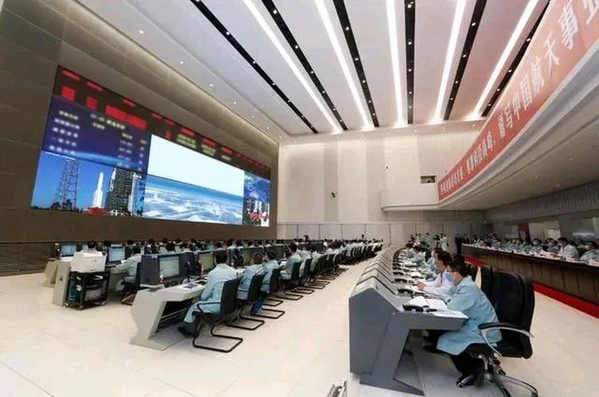 spacex 发射指挥中心 中国航天和马斯克 spacex 发射中心比较起来,一