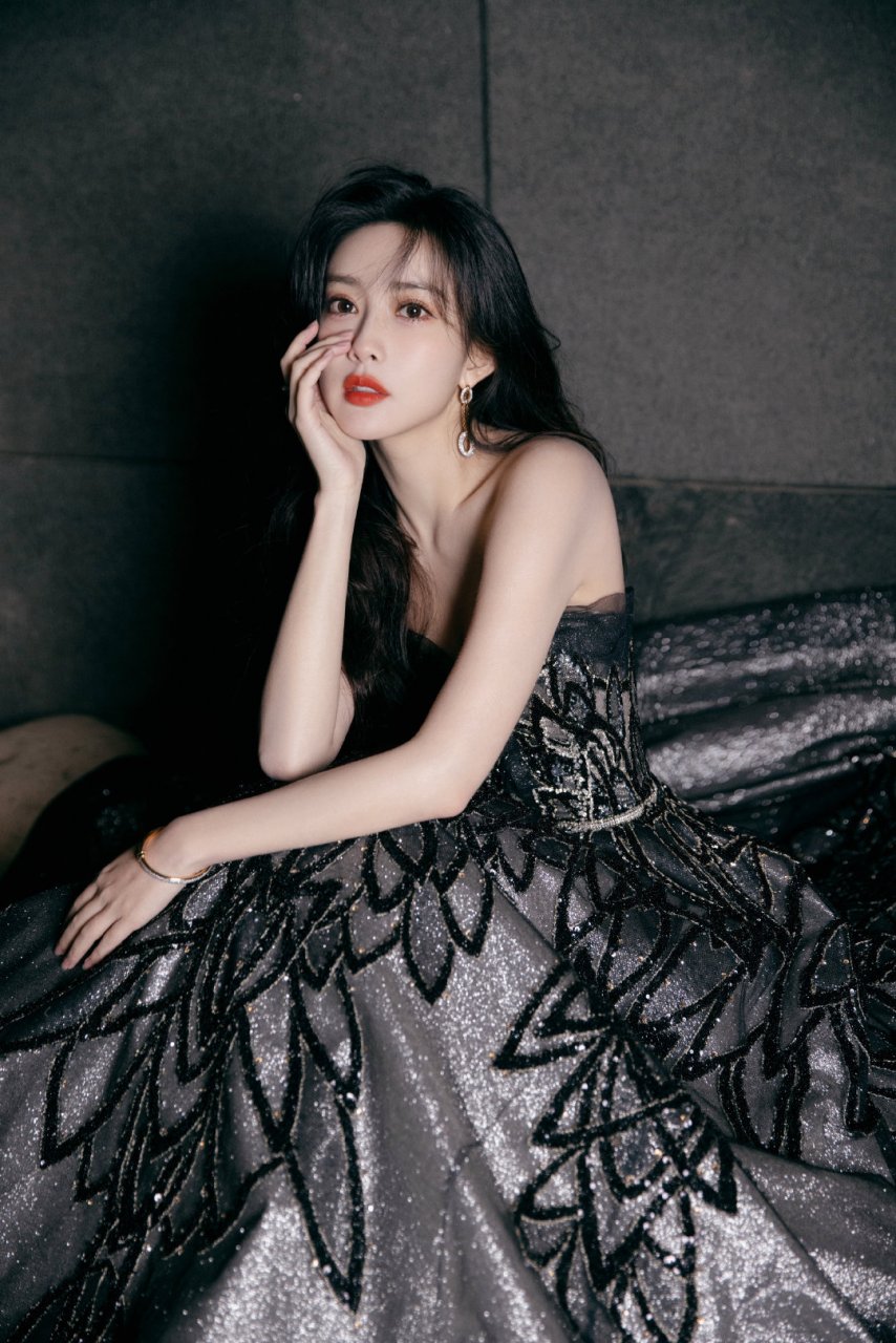 孟子义高清壁纸头像无水印(五)[亲吻]