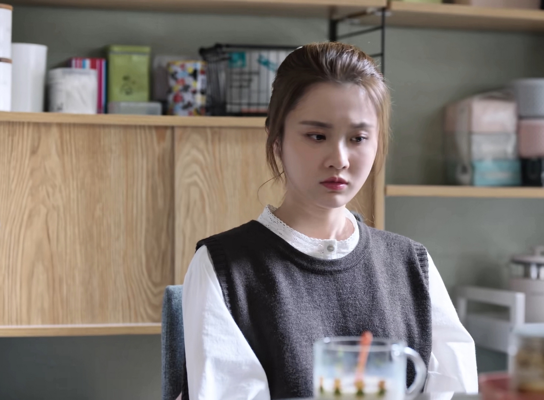 张慧雯还是"土"一点好看,在《欢乐颂3》里,看着有点尖酸刻薄,在电影