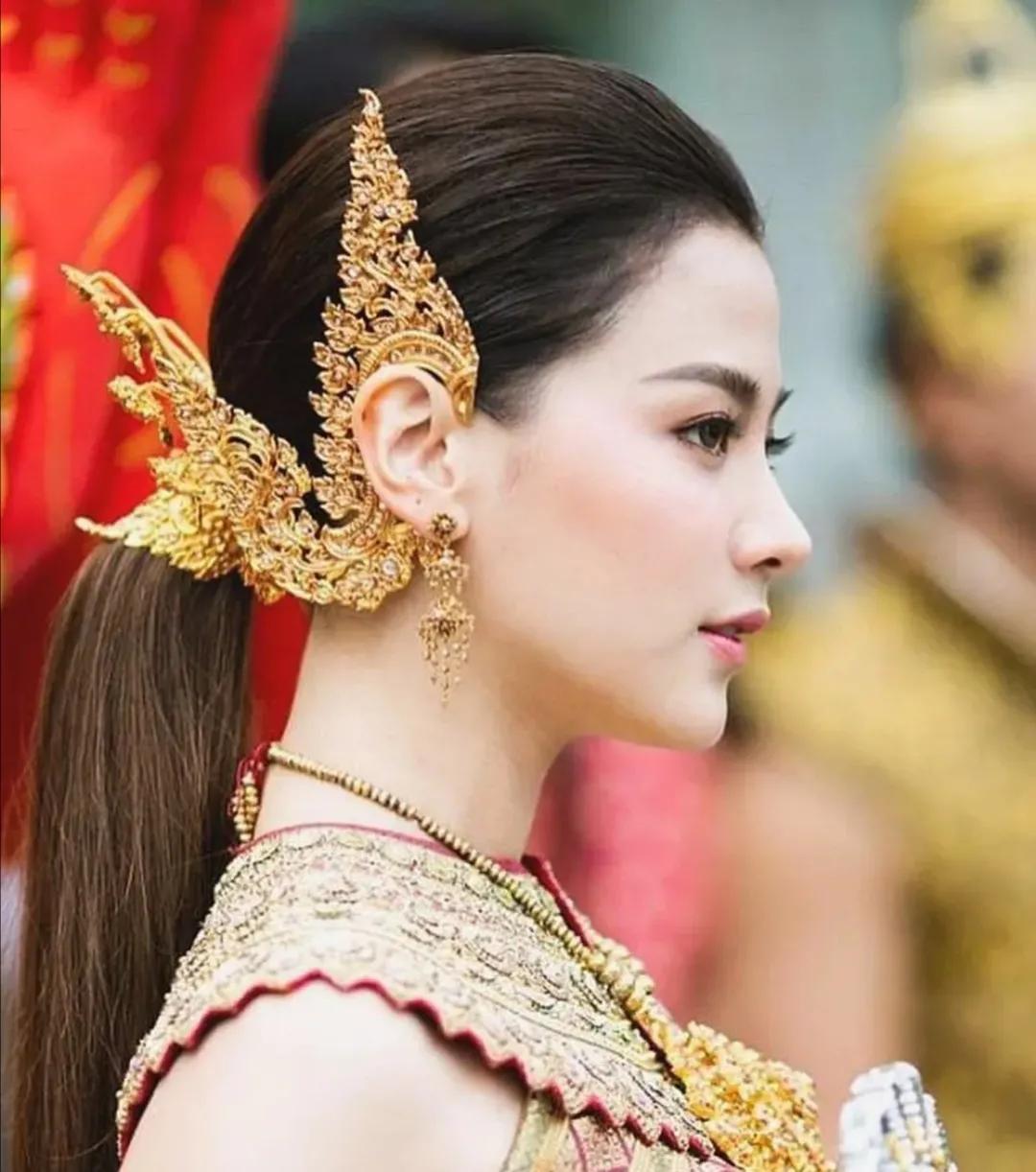 精美图集|泰国国民初恋女神平采娜·乐维瑟派布恩