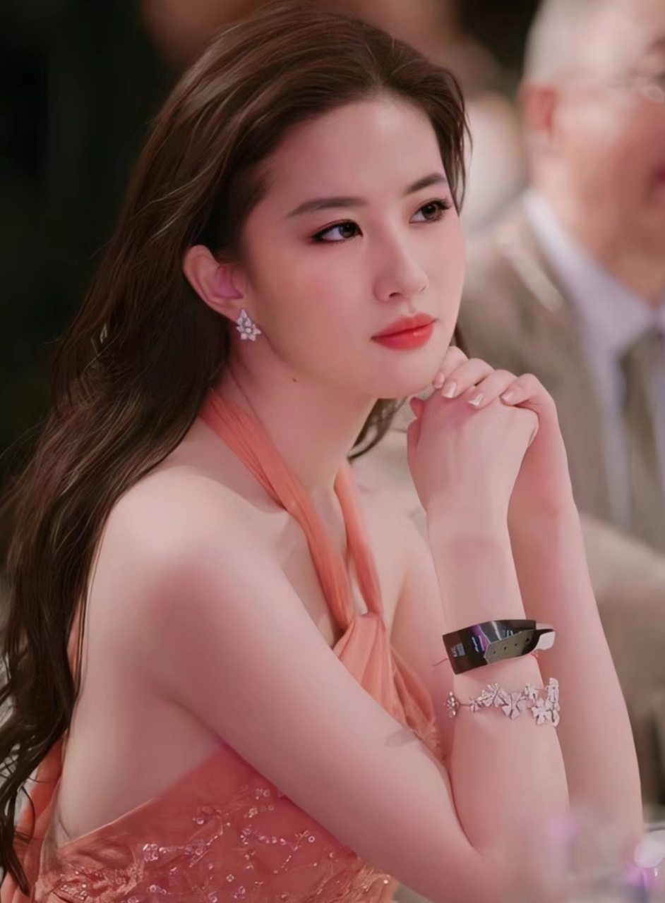 "天仙"刘亦菲| 经典出圈神图