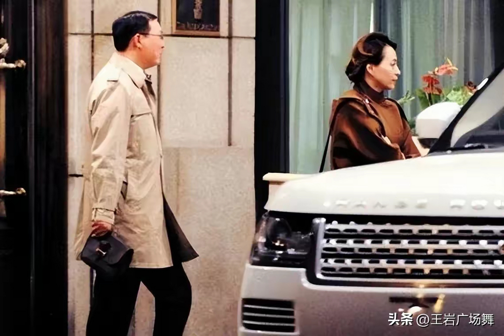 密春雷再被执行5亿共12亿,董卿后悔莫及:当初谈恋爱是被利用了  最近