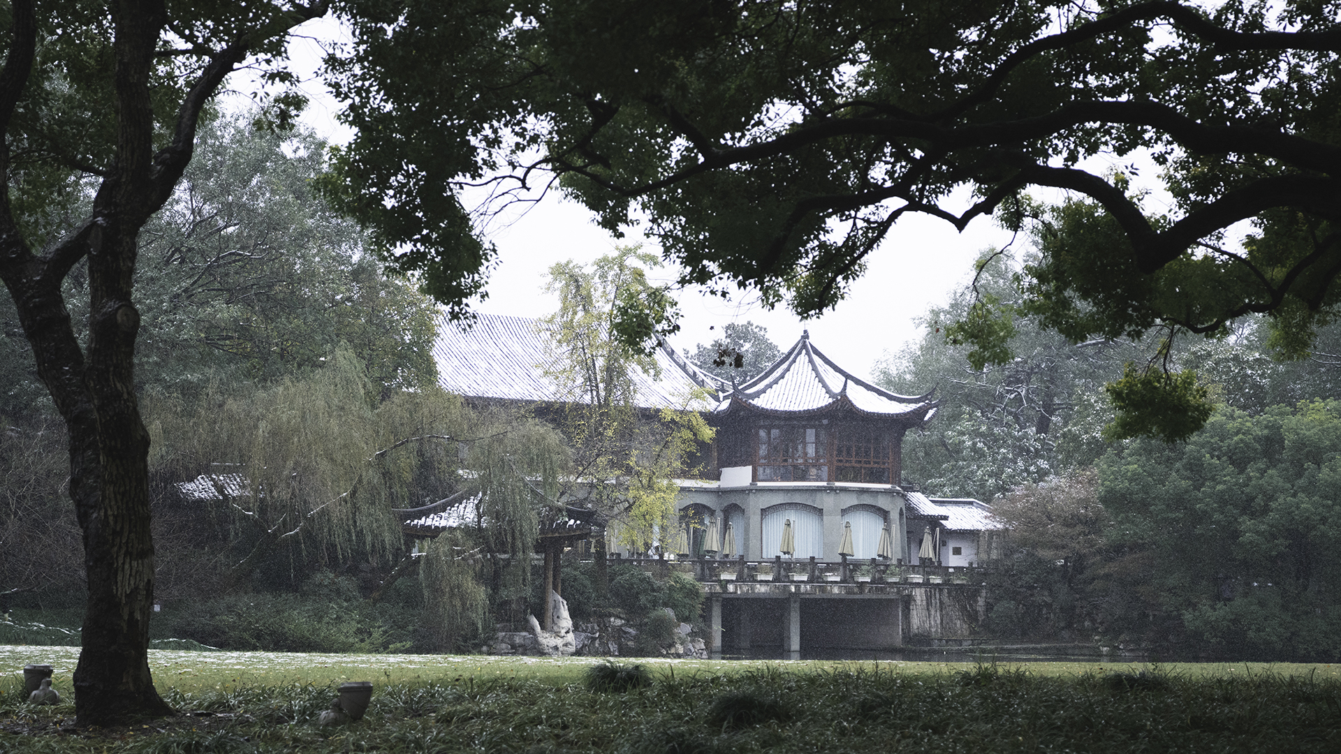 杭州断桥雪景图片