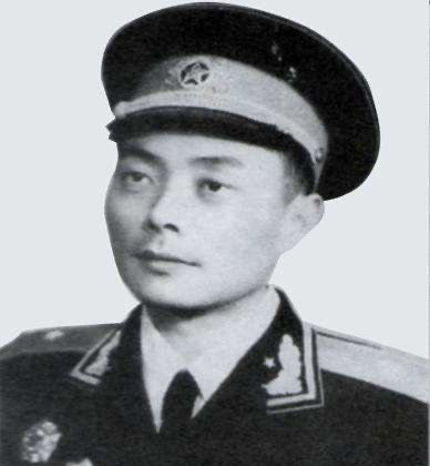 武汉军区最后一任司令员:12岁参军,37岁成开国少将,享年74岁