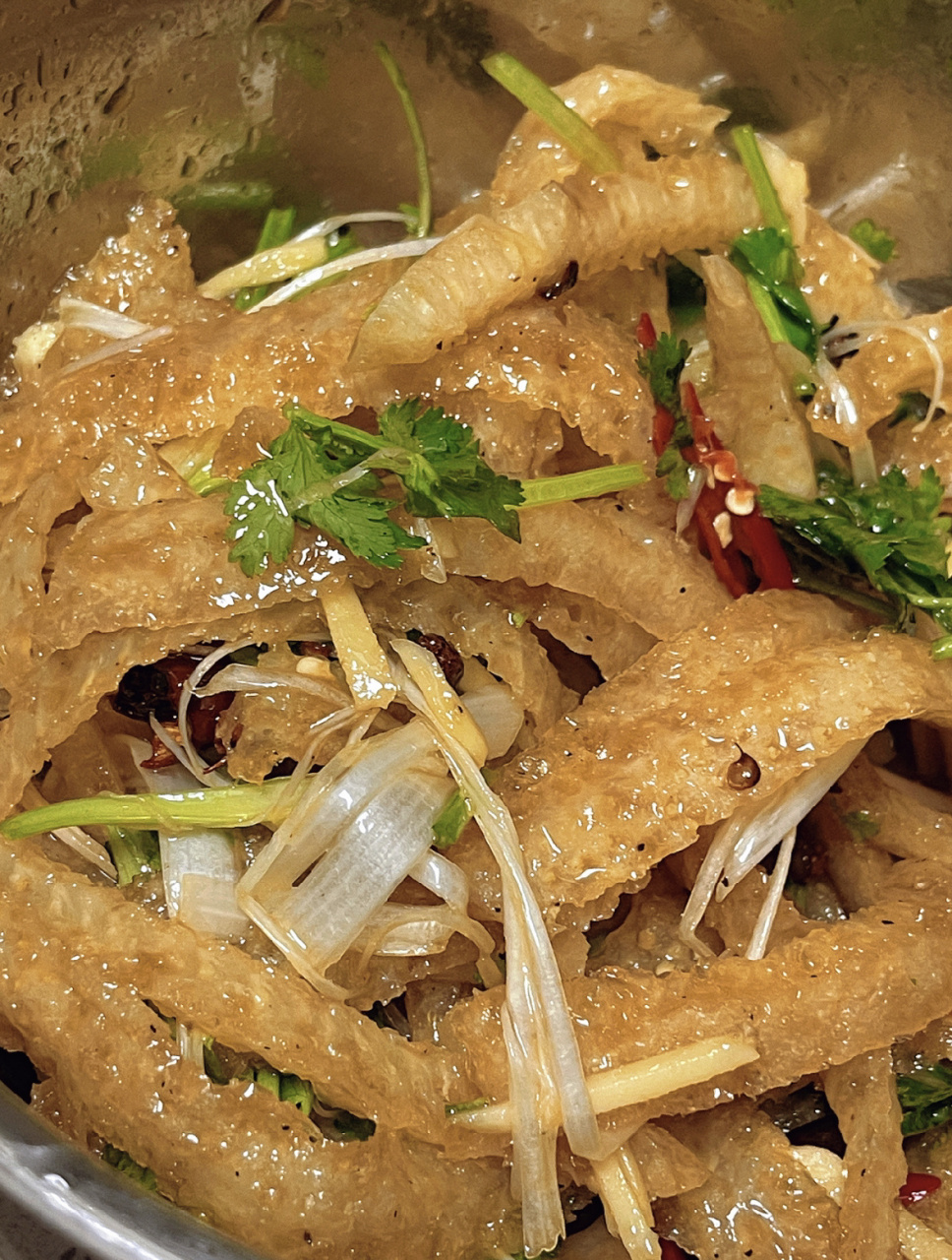 凉拌皮肚,酸酸辣辣超开胃|||这两天气温升至20多度,热的特想吃口凉拌