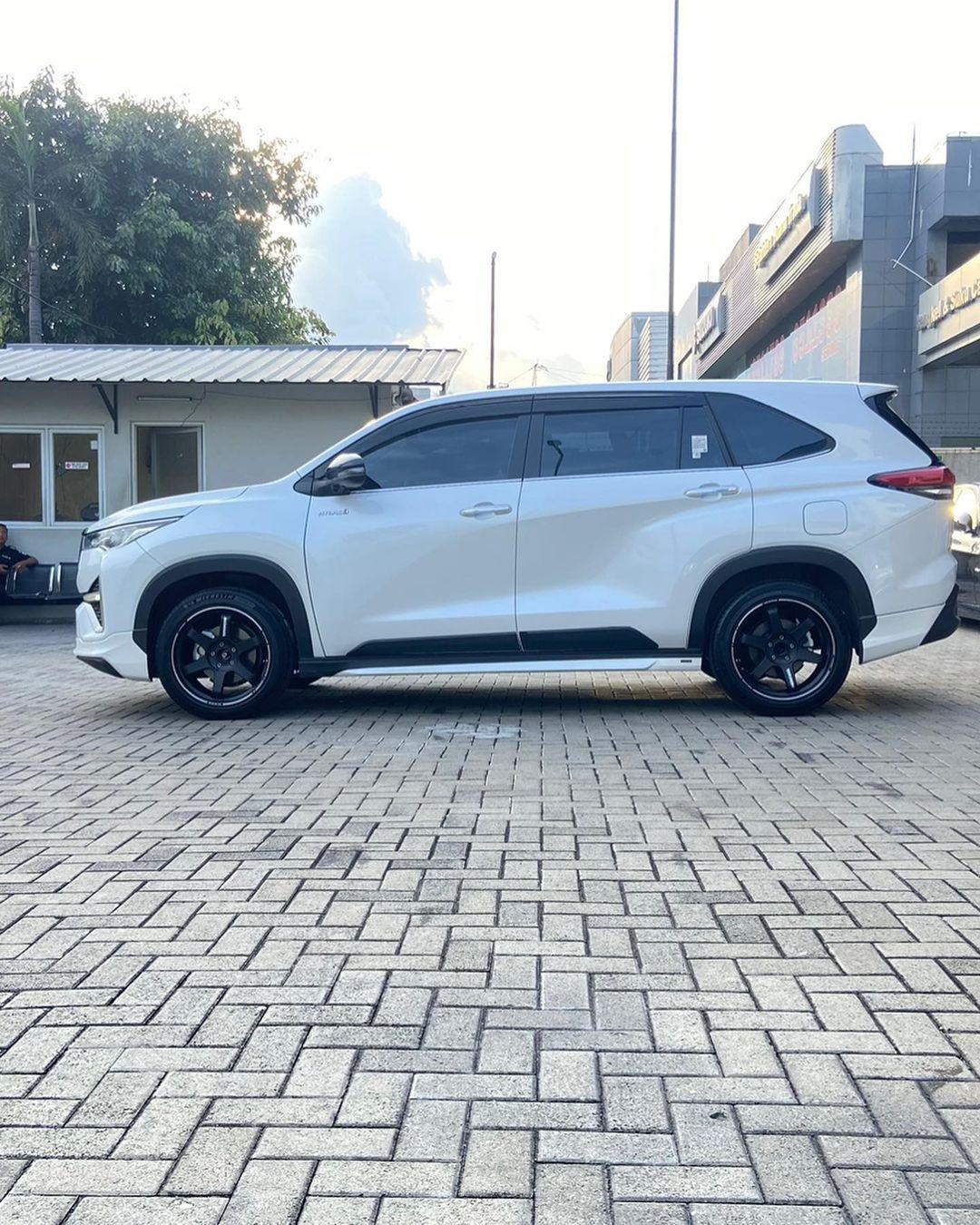 丰田innova"量产版"来了,成熟又实用,2.0 7座