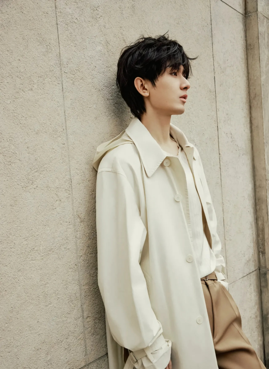 成毅#喜欢的男明星# #明星出圈的穿搭# #清冷感