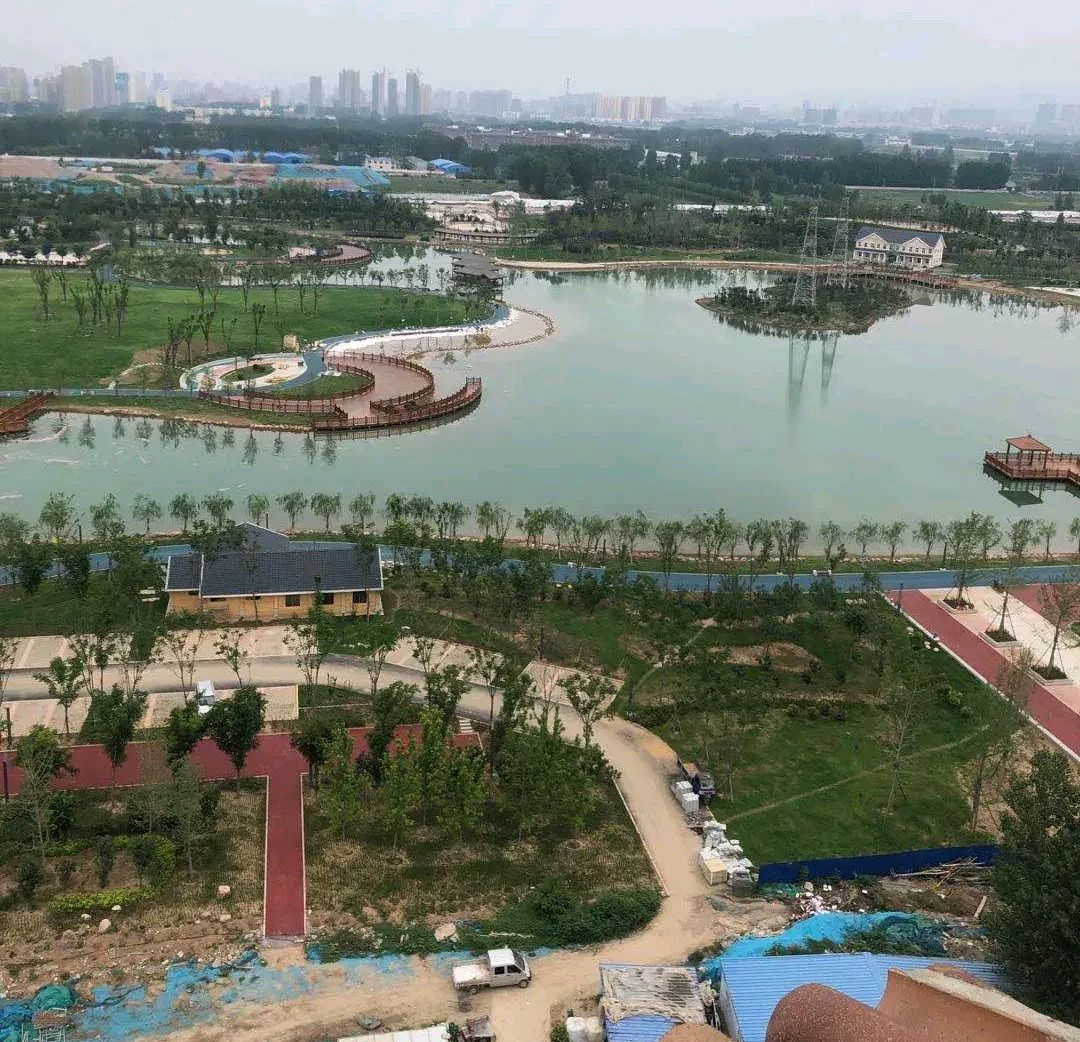 焦作城东公园即将开园 绕湖一圈二三里 运动设施各种有