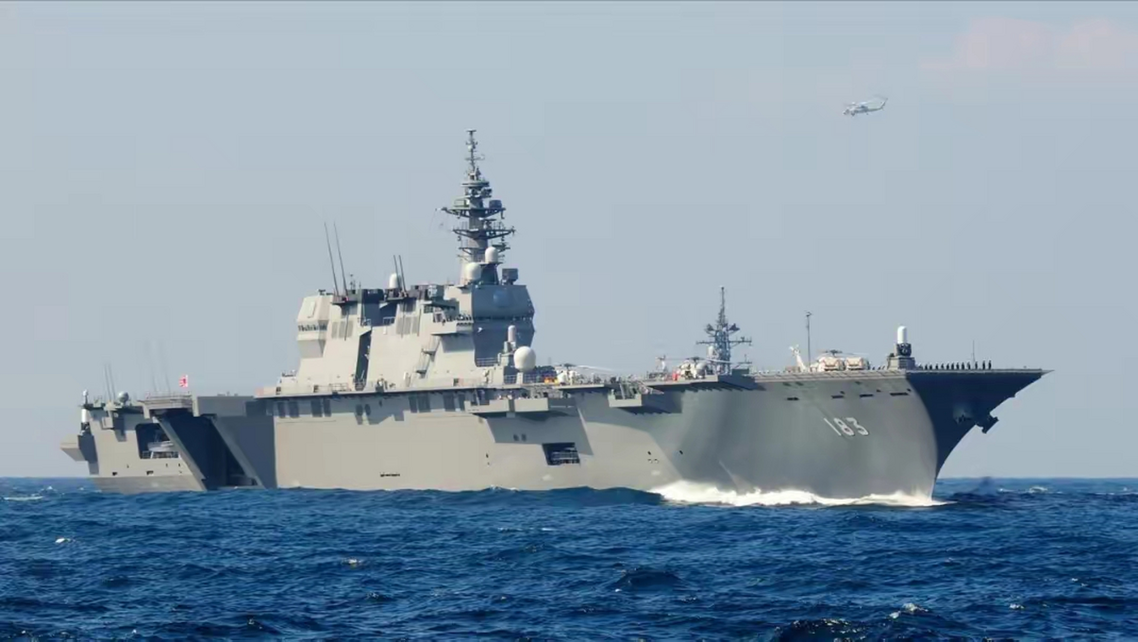 看一看当前日本军事实力: ①海军 拥有32艘主战舰(10艘宙斯盾),60艘