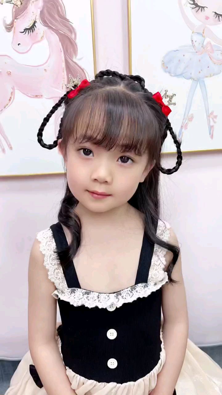 儿童编发用4条小辫子就可以扎一个小公主造型俏皮又有气质