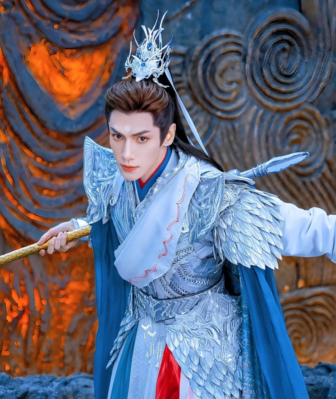 长月烬明小八卦# #娱乐资讯大播报# #动态创作月