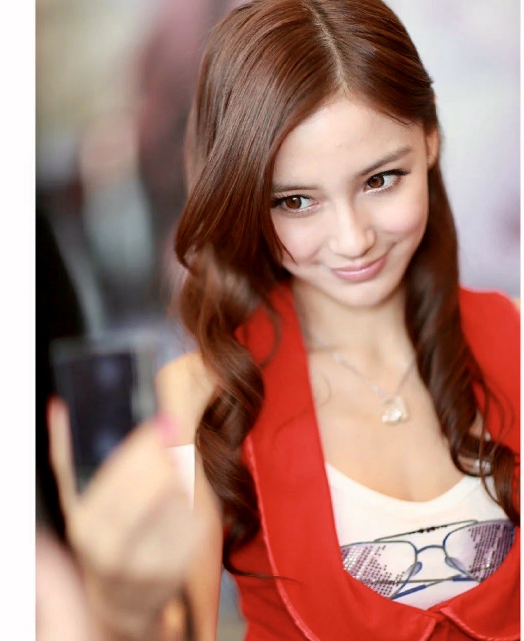 最新体会 突然意识到杨颖早期照片一起看眼睛的神态可挺厉害!