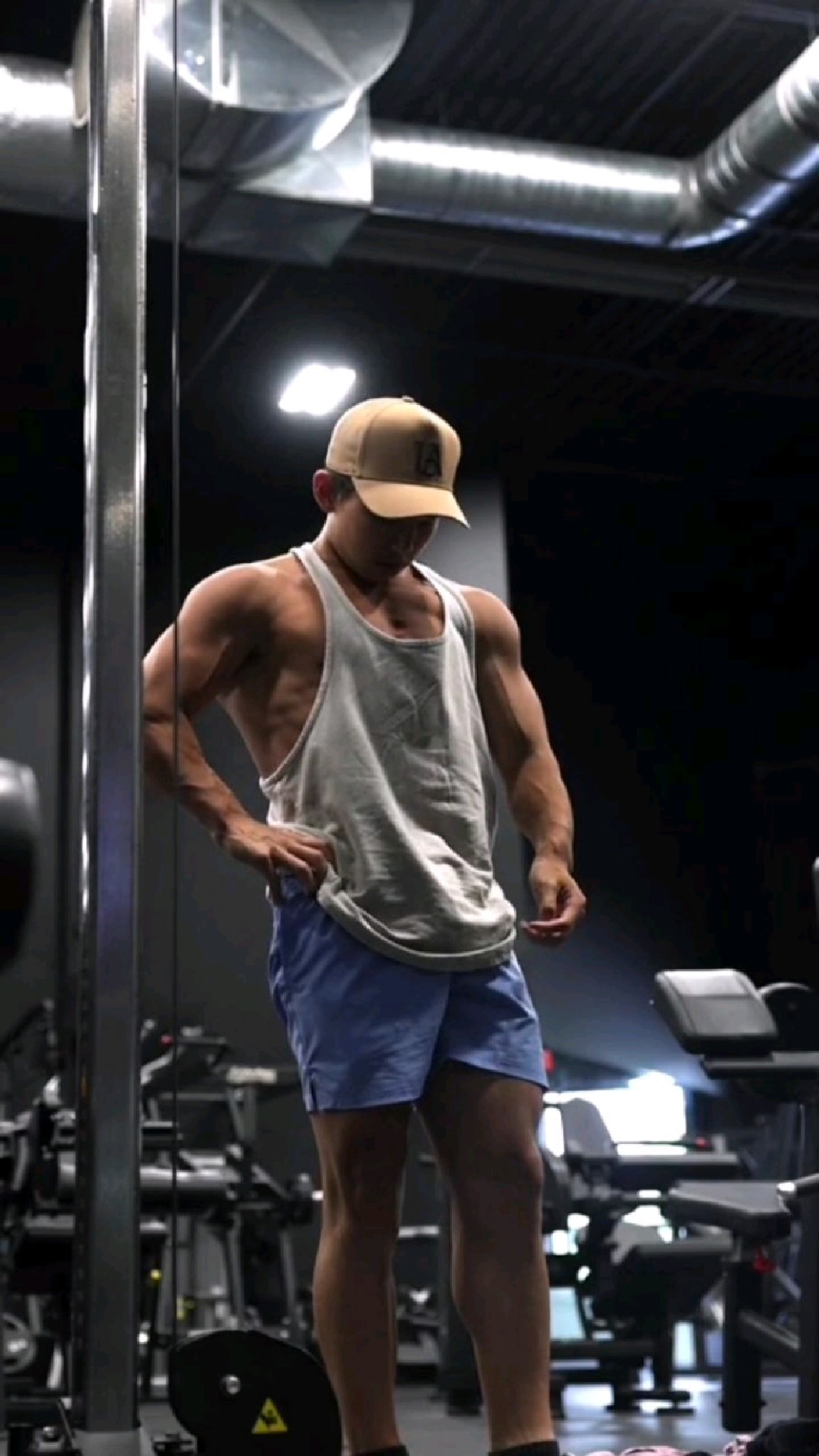 00后健美运动员-小李,早起训练-度小视