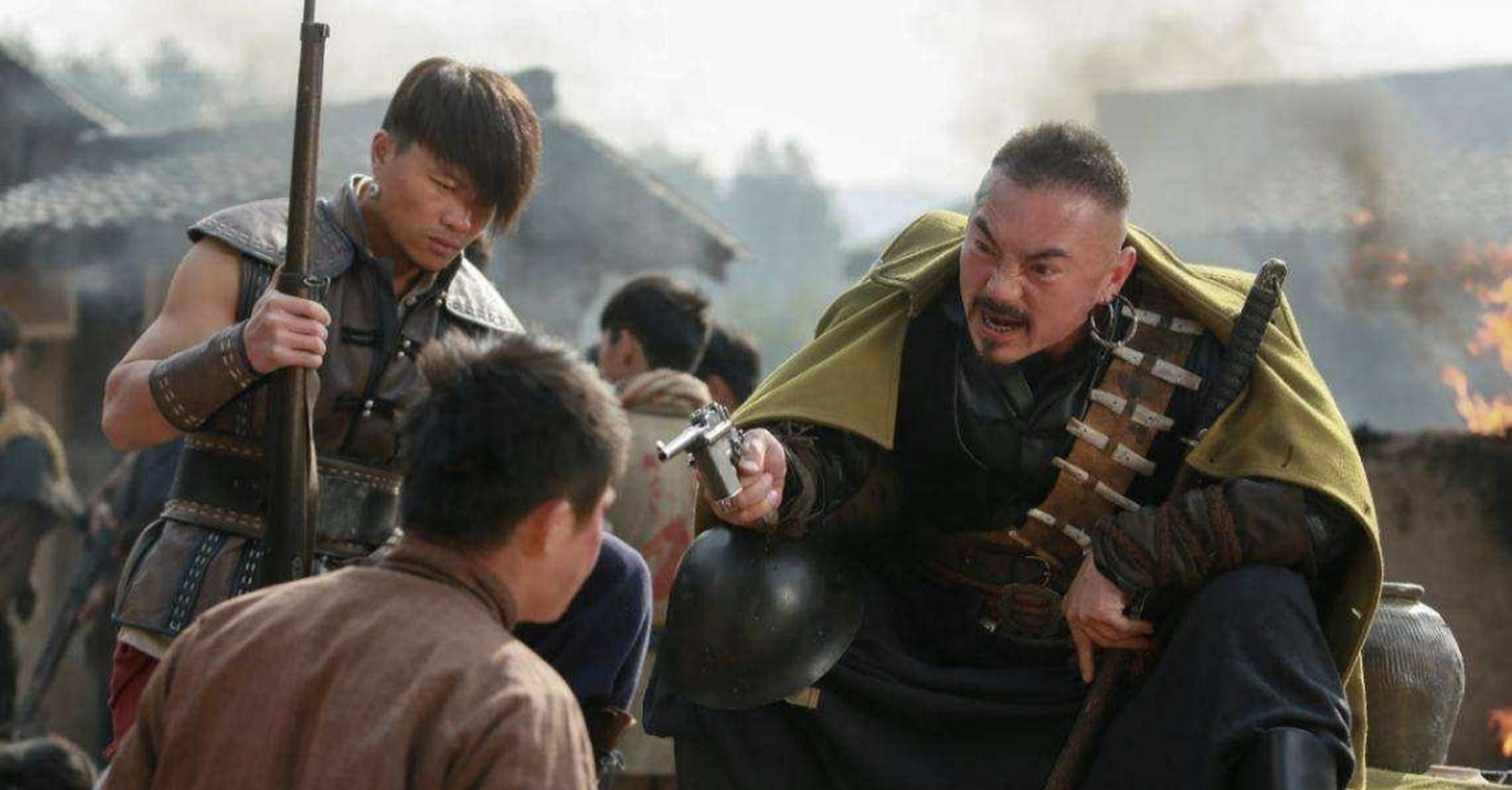 "1951年,广西土匪头子被判死刑,然而就在被枪决前,他竟拿出一小瓶药水