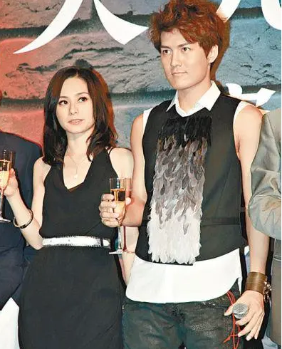 吴克群自曝与小12岁女友分手!14年甩7任女友,曾称不婚主义