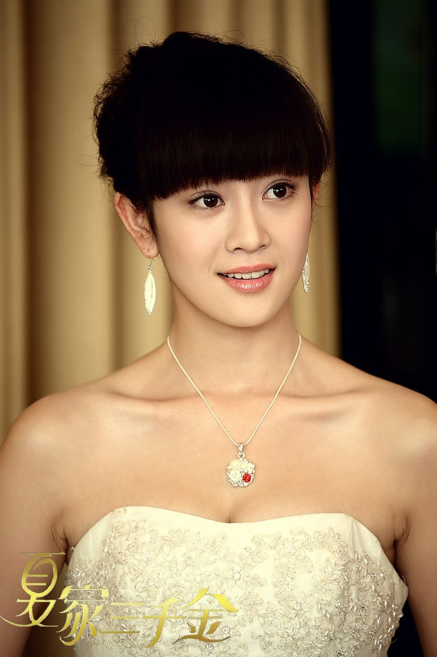 2015年,在张檬出演《夏家三千金》后爆火,有一个男人在社交媒体上称