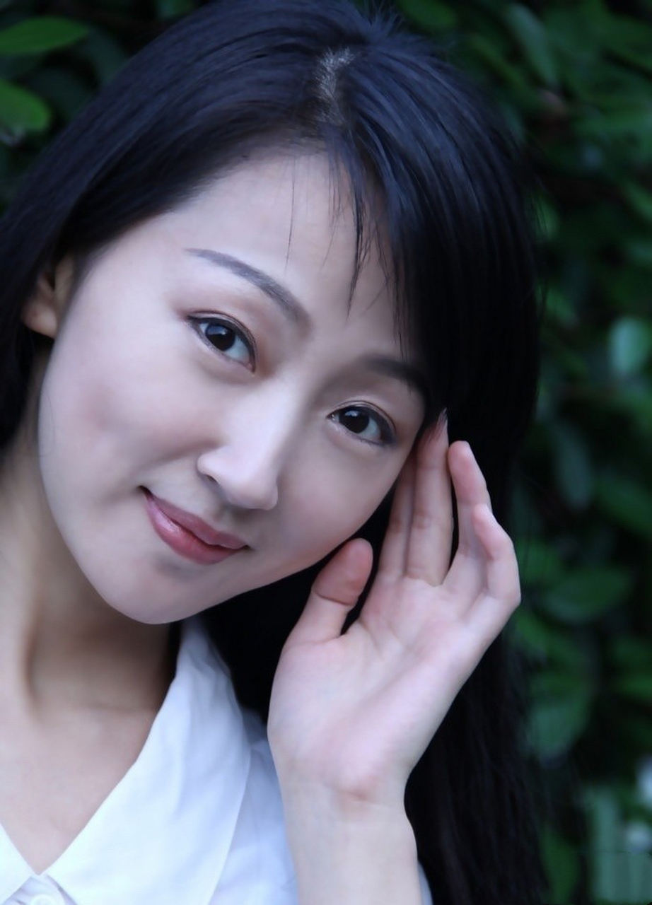 闵春晓,1983年2月21日出生于江西省南昌市,中国内地女演员,毕业于上海