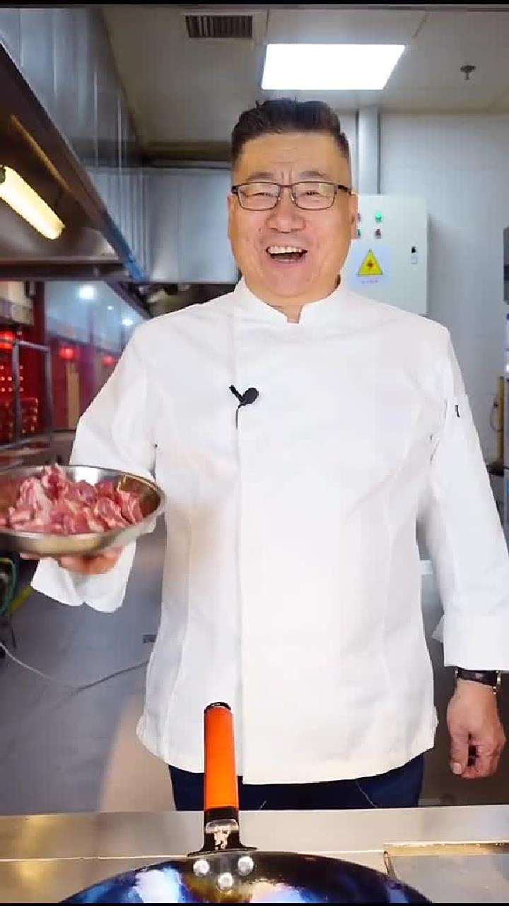 石万荣大师教你做莲藕炖排骨