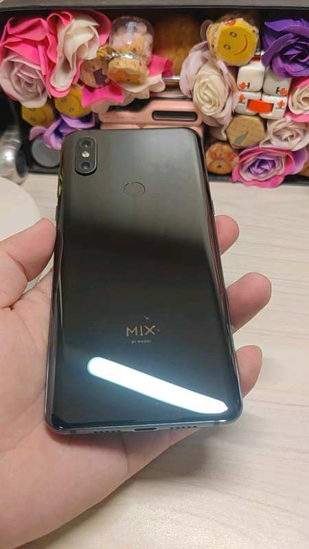 小米mix3:陶瓷后盖,质感真的太赞了!-度小视