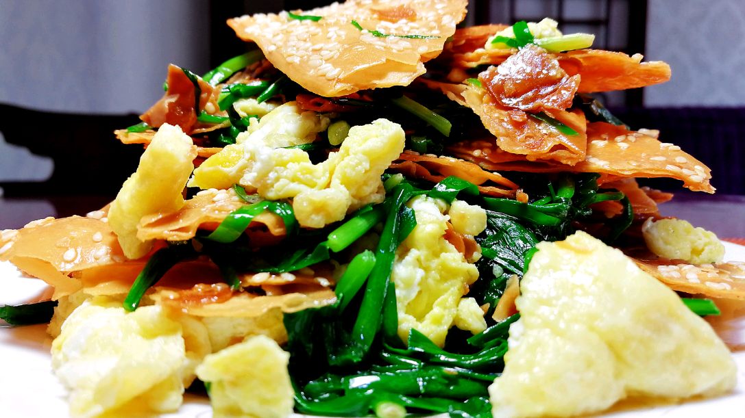 韭菜烧饼炒鸡蛋,烧饼酥脆不回软有技巧,大人孩子都喜欢