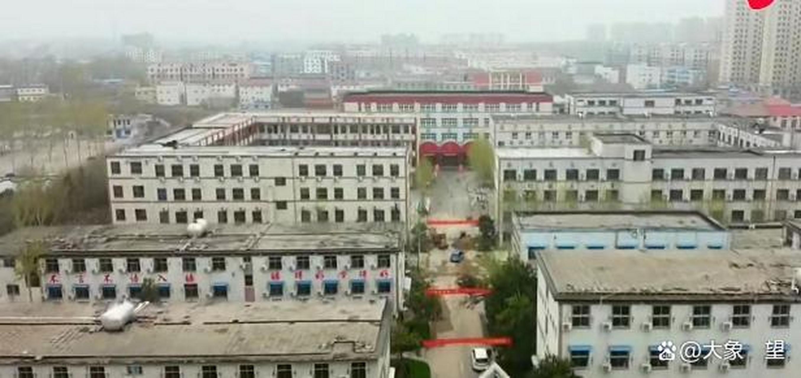 开封市杞县五中高二七班现年18岁的学生党**跳楼身亡.