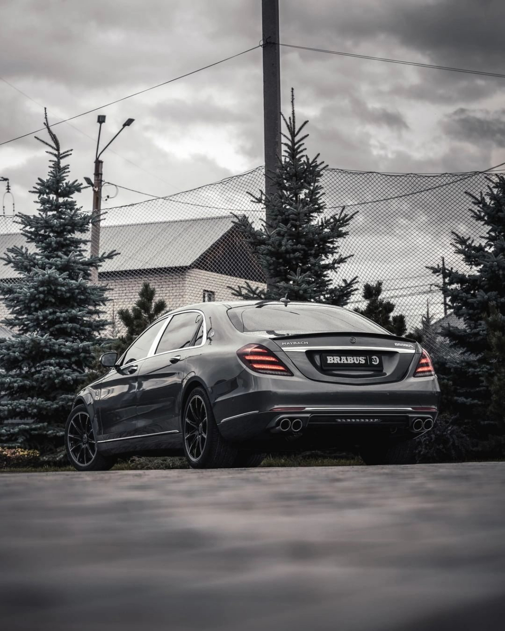 豪华的象征设计,巴博斯经过改装后的西装暴徒,迈巴赫s650