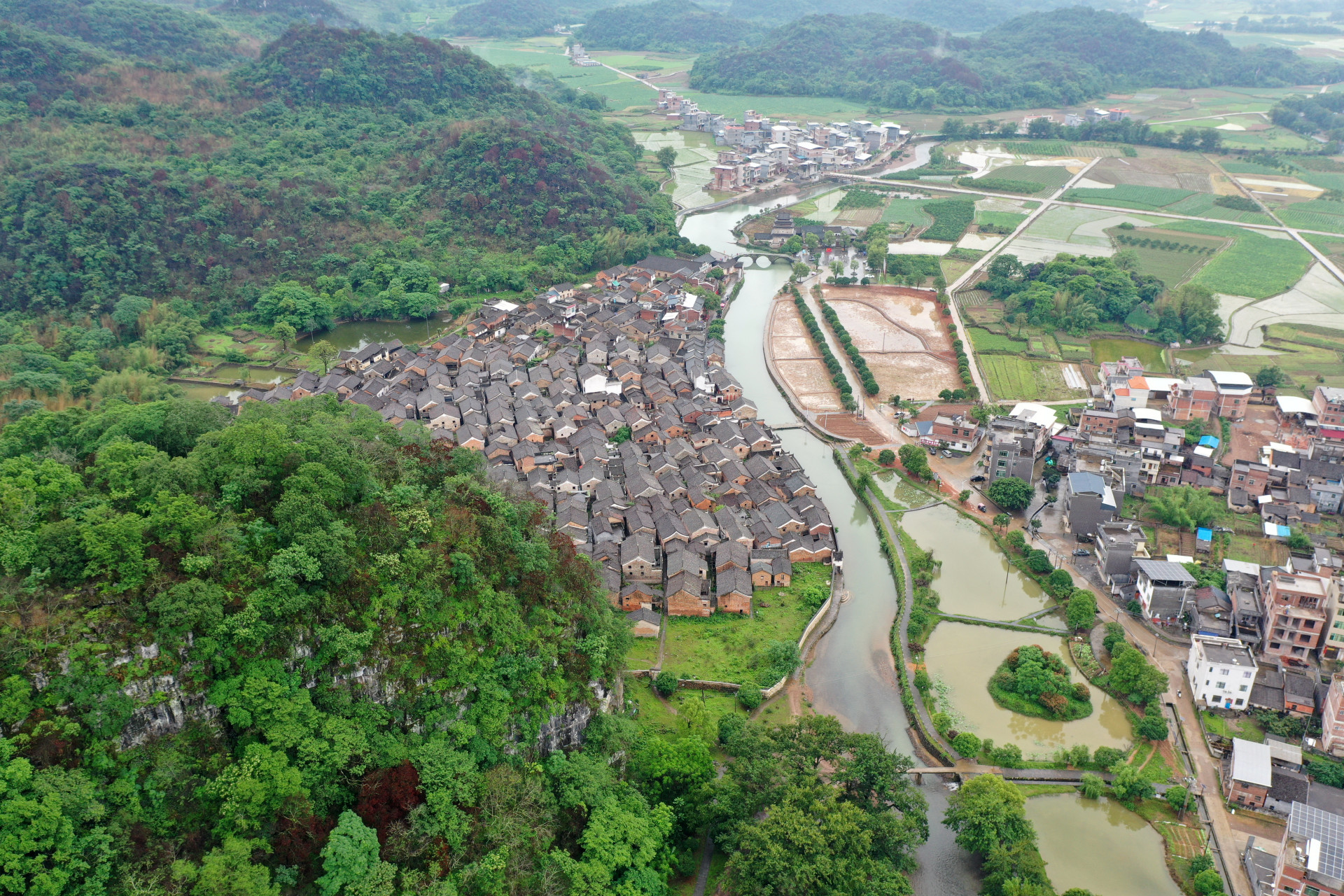 航拍视角下的湖南永州江永县上甘棠古村.