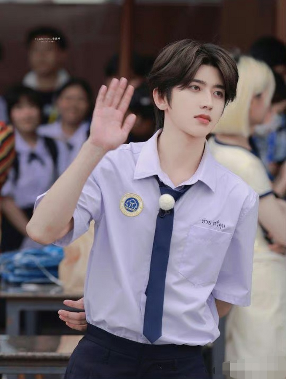 蔡徐坤# 自蔡徐坤塌房以后,他的周边物件被网上大批低价甩卖