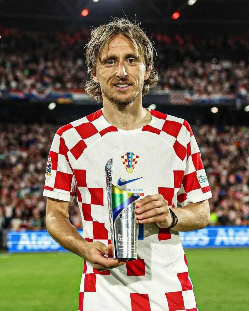 你敢信? 已经37岁的卢卡·莫德里奇打了本赛季的第 65 场比赛,并率领